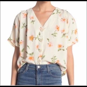 Elodie floral v-neck button down top
